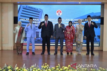 Menpora Dito lantik tiga pejabat tinggi madya Kemenpora