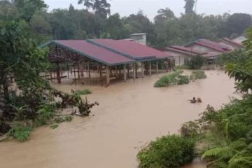 Banjir rendam 25 rumah warga Laja Sandang di perbatasan RI-Malaysia