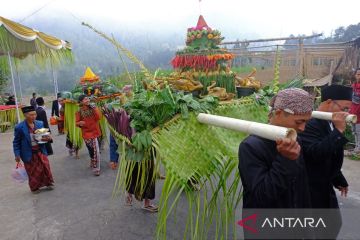 Tradisi Saparan di lereng Gunung Andhong