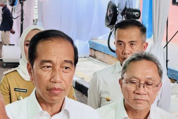 Jokowi: Pengerjaan kereta semicepat Jakarta-Surabaya tergantung studi