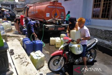 Bantuan air bersih untuk warga lereng Gunung Sumbing