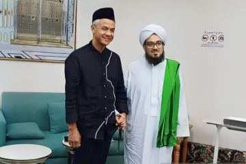 Ganjar “ngalap berkah” ke Sayyid Ahmad bin Muhammad Al Maliki