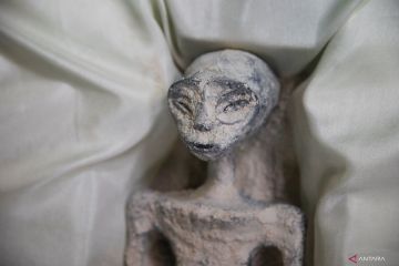 Jasad yang diduga alien ditampilkan di Meksiko