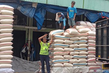 Koperasi Pasar Beras Cipinang minta beras SPHP digelontorkan masif