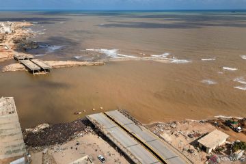 Kehancuran akibat banjir besar di Derna