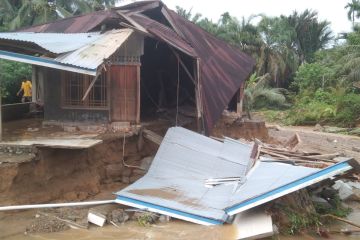 Banjir melanda sejumlah lokasi di lima kecamatan di Pasaman Barat