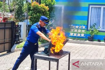 Anak usia dini diberi edukasi kebakaran di Jaktim