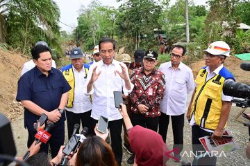 Jokowi sebut dampak TikTok Shop buat UMKM hingga pasar anjlok