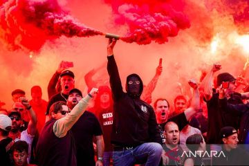 Rusuh, laga Ajax vs Feyenoord dihentikan