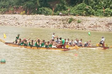 Lomba "dragon boat" tandai di Pasaman Barat miliki arena nasional