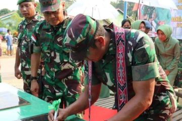 Pangdam Tanjungpura resmikan Pos Babinsa di Desa Bika Kapuas Hulu