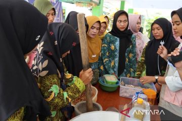 Mahasiswa Unej memanfaatkan tulang ikan jadi kerupuk dan nugget