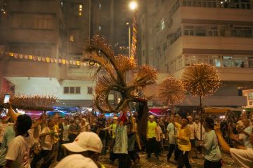 Menikmati Tari Naga Api di Festival Pertengahan Musim Gugur Hong Kong