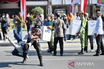 Menyiapkan "sistem pendingin" mencegah gesekan antarpemilih