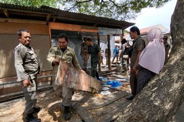 Jelang musim penghujan, Lhokseumawe tertibkan bangunan ilegal di parit
