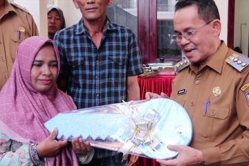 Pemko Banda Aceh serahkan rumah layak huni untuk warga duafa