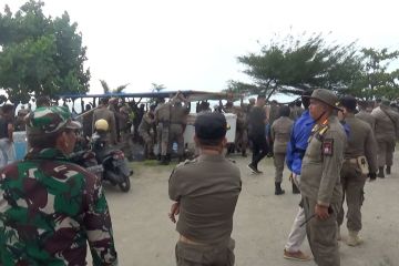 Pemkot Padang tawarkan solusi lokasi bagi pedagang Pantai Padang