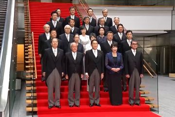 PM Jepang rombak kabinet di tengah turunnya tingkat dukungan