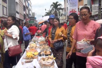 Ribuan warga rayakan HUT ke-448  kota Ambon dengan tradisi patita