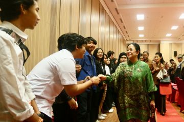 Bangga Megawati terima honoris causa ke-10, Puan berusaha ikuti jejak