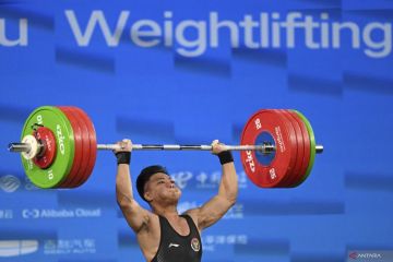 Rahmat Erwin Abdullah pertajam rekor dunia clean and jerk