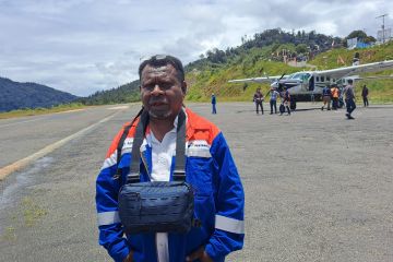 Pertamina Papua menyalurkan BBM satu harga di Kabupaten Intan Jaya