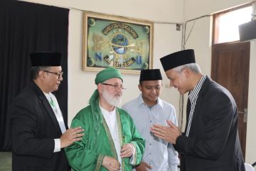 Ganjar dapat amalan khusus dari Syekh Muhammad Fadhil Jailani