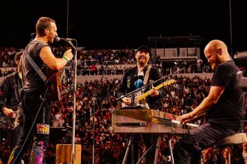 Terbelit polemik, Coldplay gugat balik mantan manajer Dave Holmes