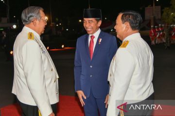 Muzani nilai Jokowi "kode keras" saat tampak akrab dengan Prabowo-SBY