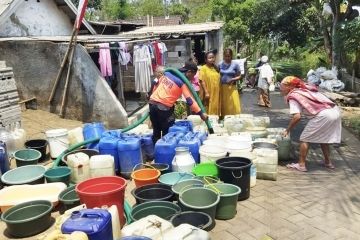 BPBD Malang salurkan 2,1 juta liter air ke desa terdampak kekeringan