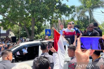 Warga Mataram sambut meriah Parade pembalap MotoGP Mandalika 