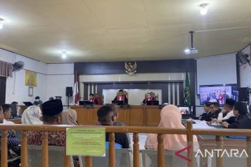 Sebelas orang bersaksi dalam sidang korupsi bupati nonaktif Meranti