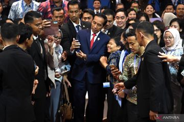 Politik sepekan, KTT AIS Forum hingga Projo dukung Prabowo
