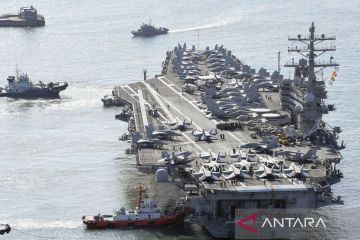 Kapal induk USS Ronald Reagan tiba di pelabuhan Busan, Korsel