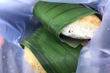 Mencoba kelezatan surabaya yang diolah menggunakan tungku tradisonal