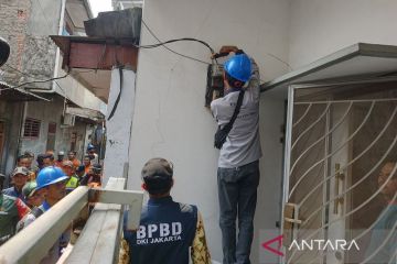 BPBD DKI dan PLN periksa instalasi listrik di Kapuk mitigasi kebakaran