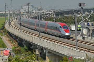 Dampingi Jokowi ke China, Erick bahas kereta cepat sampai Surabaya