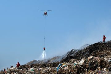 Kebakaran sampah di TPA Suwung Bali belum padam