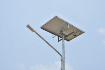 300 Lampu Surya Terangi Lima Kota di Sumatera Selatan