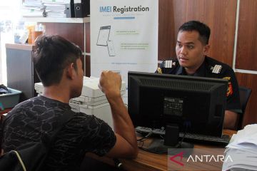 FOTO - Pelayanan registrasi IMEI di Pelabuhan Dumai