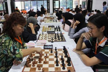 Susanto sempurna, Walukow tertinggal  di  Japfa Chess Festival ke-13