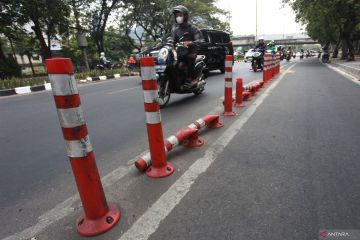 Mata kucing di jalur sepeda DKI untuk gantikan "stick cone" rusak