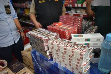 Gelar Operasi Pasar, Bea Cukai Pekanbaru Tindak Ribuan Batang Rokok Ilegal