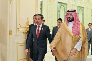 Jokowi ajak Arab Saudi bersama-sama hentikan eskalasi konflik di Gaza