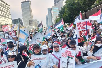 Ratusan orang berunjuk rasa bela Palestina di Kantor Perwakilan PBB