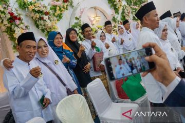 Nikah massal Kanzus Sholawat di Pekalongan