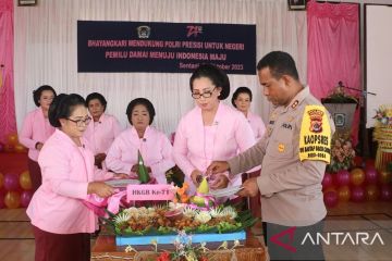 Polres Jayapura beri bantuan pendidikan bagi anak polisi berprestasi