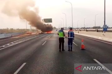 DKI Kemarin, dari kebakaran mobil hingga water mist