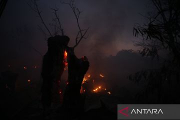 Kebakaran TPA Rawa Kucing seluas 35 hektare belum padam