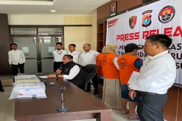 Polda Sulawesi Barat tahan tiga tersangka dugaan korupsi proyek PLTS